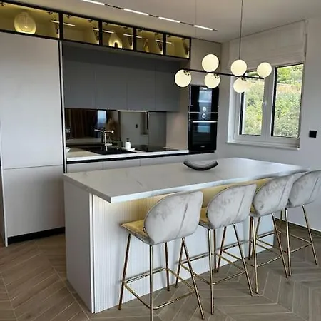Apartament Sky High Sea View Lux *