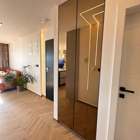 Sky High Sea View Lux Apartment