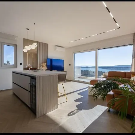 Apartment Sky High Sea View Lux